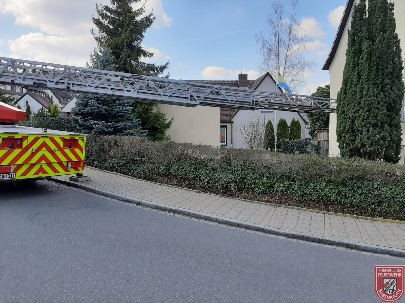 R 4 Rettung über DLK R 4 Rettung über DLK